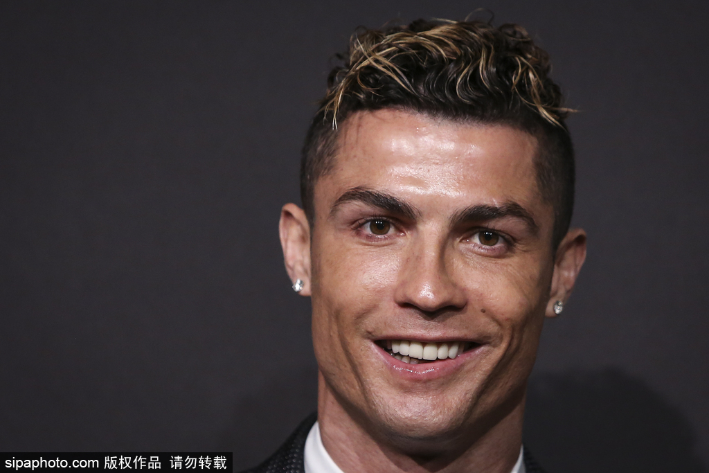 英超-曼城3-0轻取水晶宫，哈兰德梅开二度福登贴地斩破门（英超：曼城3-0完胜水晶宫，哈兰德梅开二度，福登低射破门）