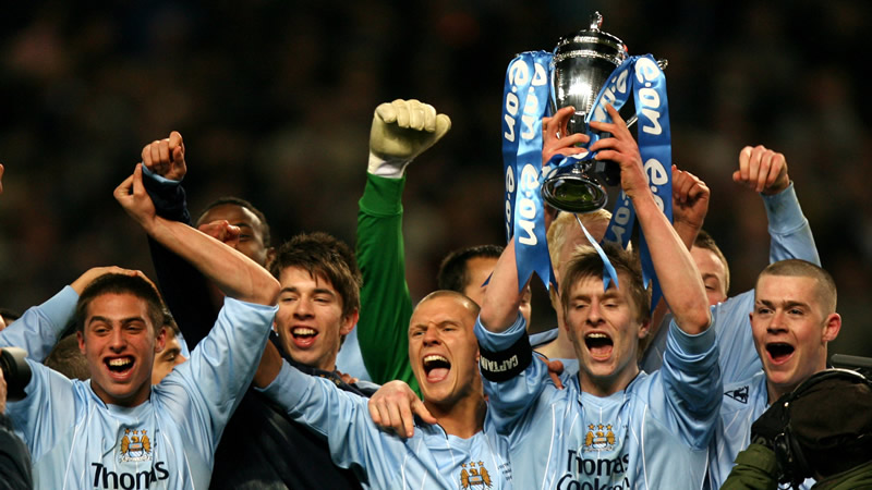 女足欧冠抽签：皇马女足对阵巴黎FC女足，胜者将战巴萨女足（女足欧冠抽签出炉：皇马女足遭遇巴黎FC，晋级者将对阵巴萨女足）