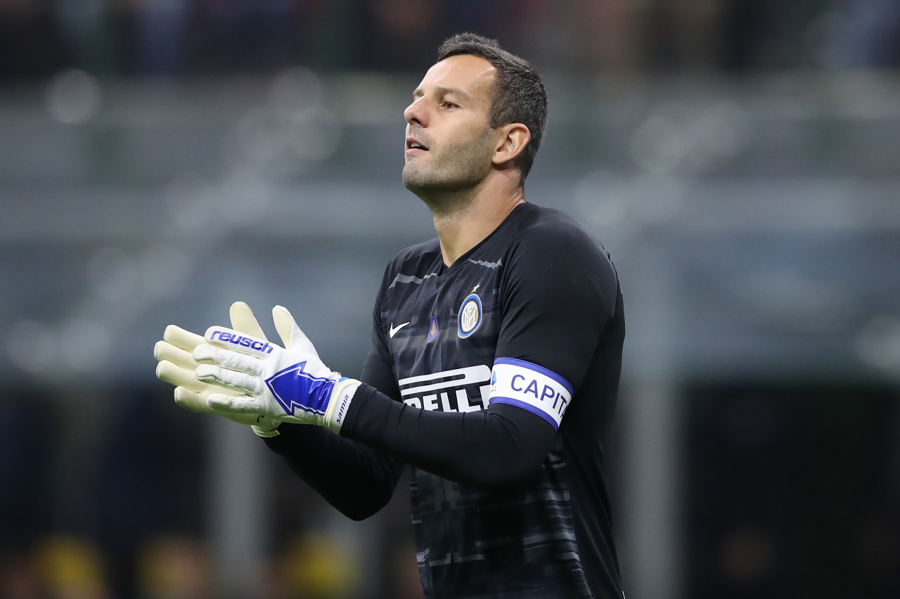 队史独一档！怀特生涯6次单场6三分+3帽，其他人合计3次