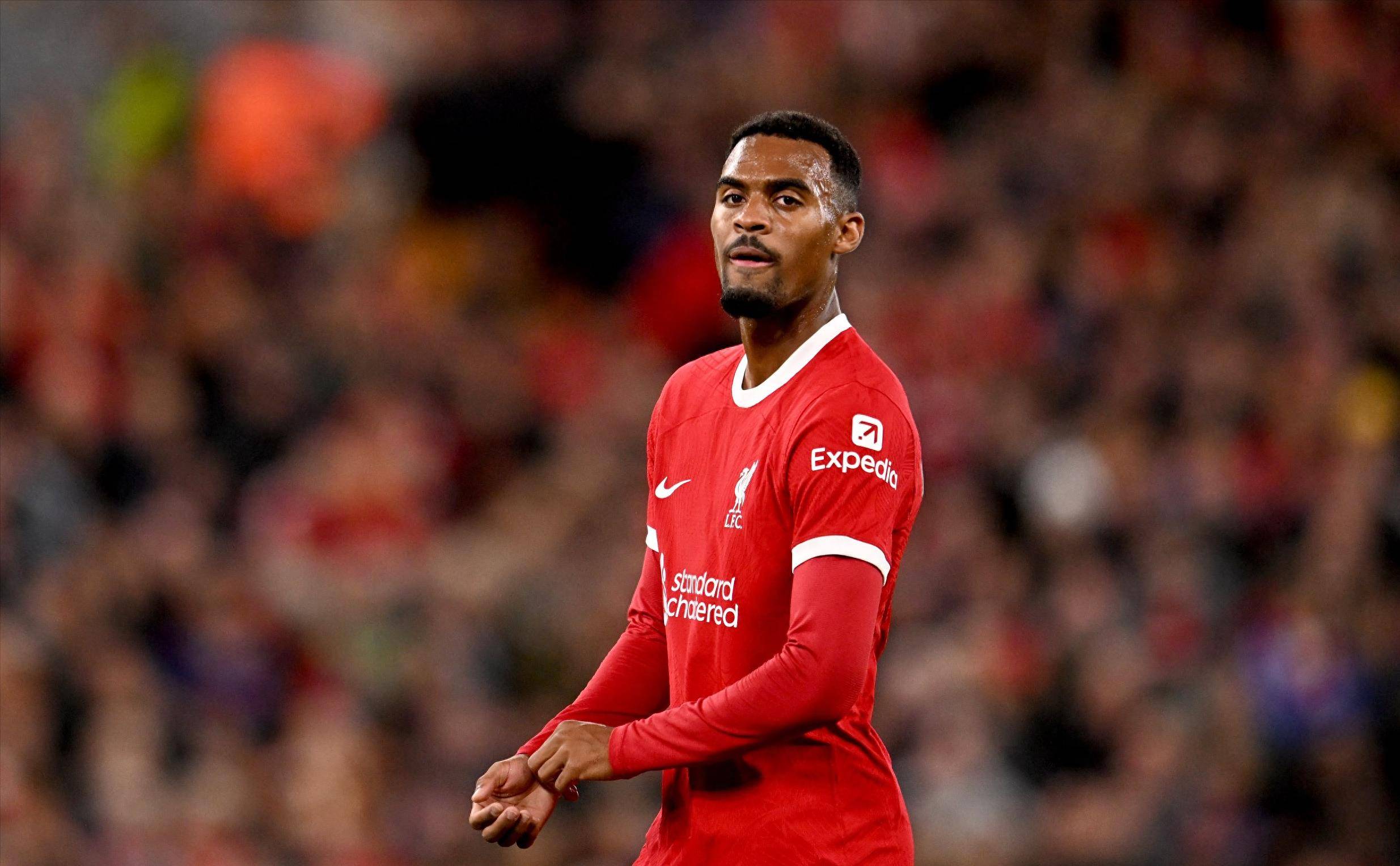 内马尔：我还没考虑未来，但在我心中桑托斯永远在第一位