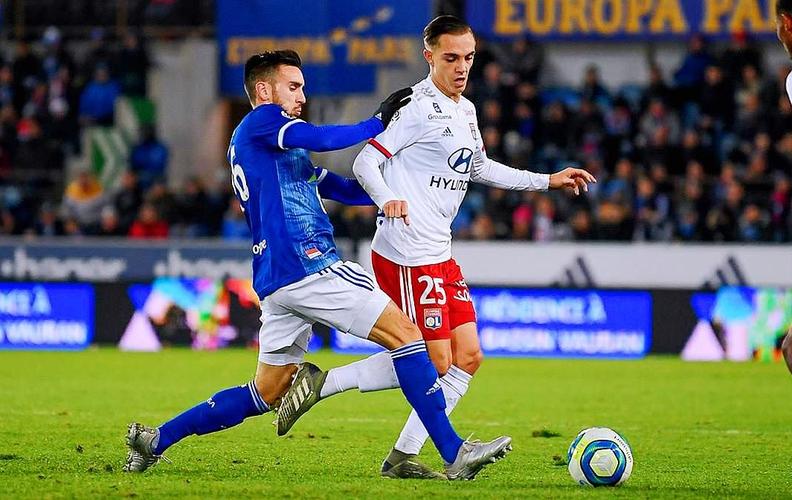 阿森纳发布战小蜜蜂赛前海报：因卡皮耶单人出镜（阿森纳发布对阵小蜜蜂赛前海报：因卡皮耶独自亮相）