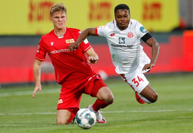 西蒙尼：奥布拉克不会登场，明日再决定小西蒙尼是否首发（西蒙尼：奥布拉克缺阵，小西蒙尼是否首发将于明日定夺）