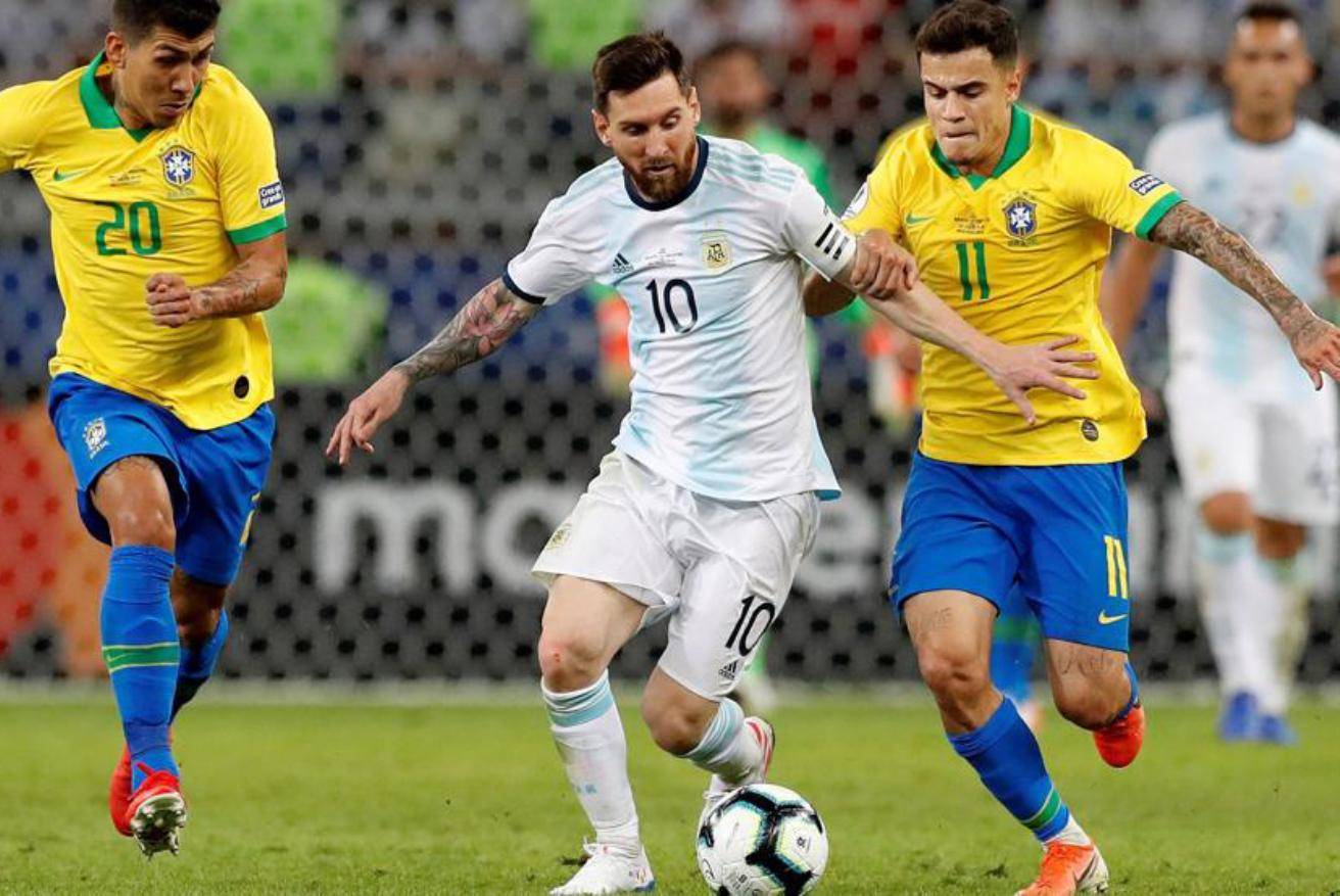 维尼修斯遭受外界批评，队友纷纷在社交网站上对其表示支持（维尼修斯饱受质疑，队友社媒集体声援）