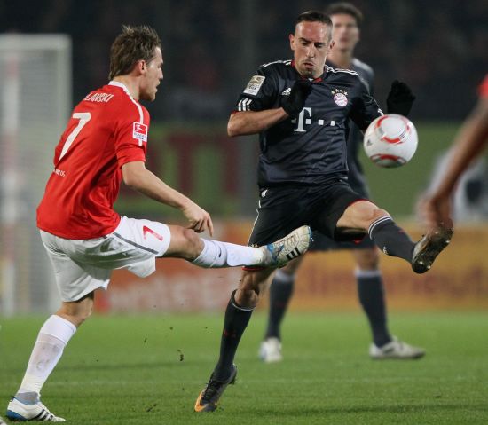 记者：与安哥拉一役，梅西、劳塔罗与阿尔马达或将搭档锋线