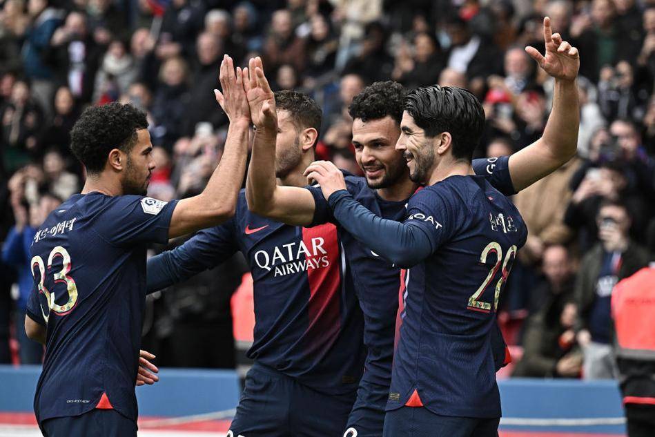 西媒：拉波尔塔将与亚马尔共同出席环足奖颁奖典礼（西媒：拉波尔塔将携亚马尔亮相环足奖颁奖典礼）