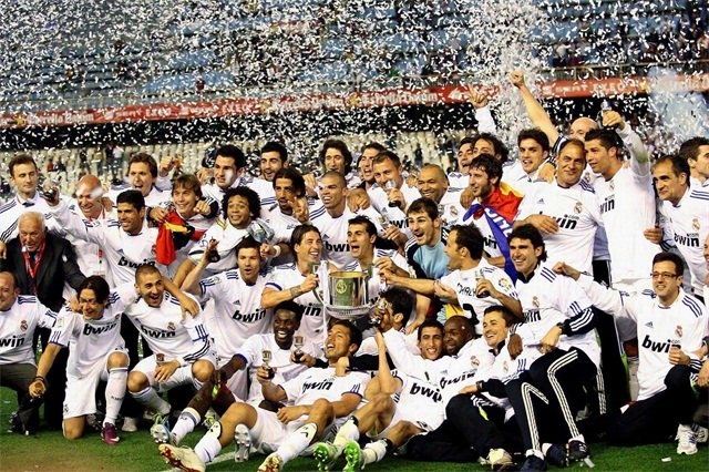 无解火力！拜仁成为德甲历史首支14轮打入50球的球队（拜仁火力全开：德甲史上首支14轮攻入50球的球队）