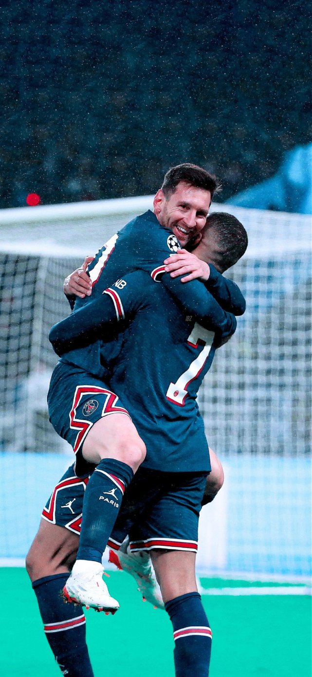 李金羽：中国足球前一段已经掉冰窟窿里了，目前处于恢复期