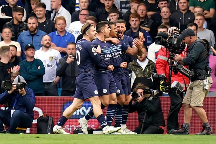 与4结缘，多特5轮欧冠联赛有4轮打入4球，剩下1轮被曼城进4球（多特与数字4难解难分：欧冠5轮中4场各进4球，另1场被曼城灌4球）