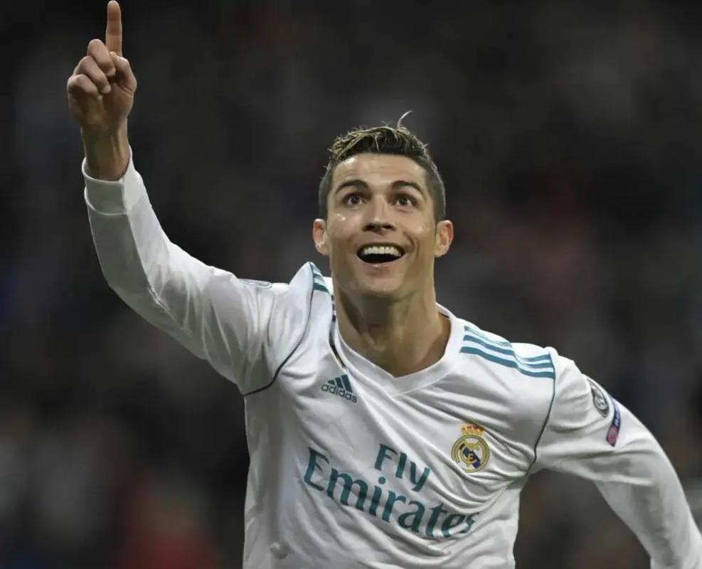 记者：由于格雷茨卡的未来不明朗，拜仁将巴莱巴加入引援清单