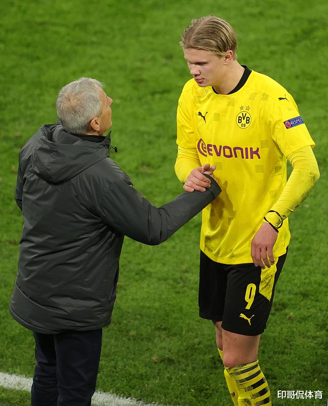 官方：今夏加盟维拉的19岁后卫厄兹詹租借加盟安德莱赫特