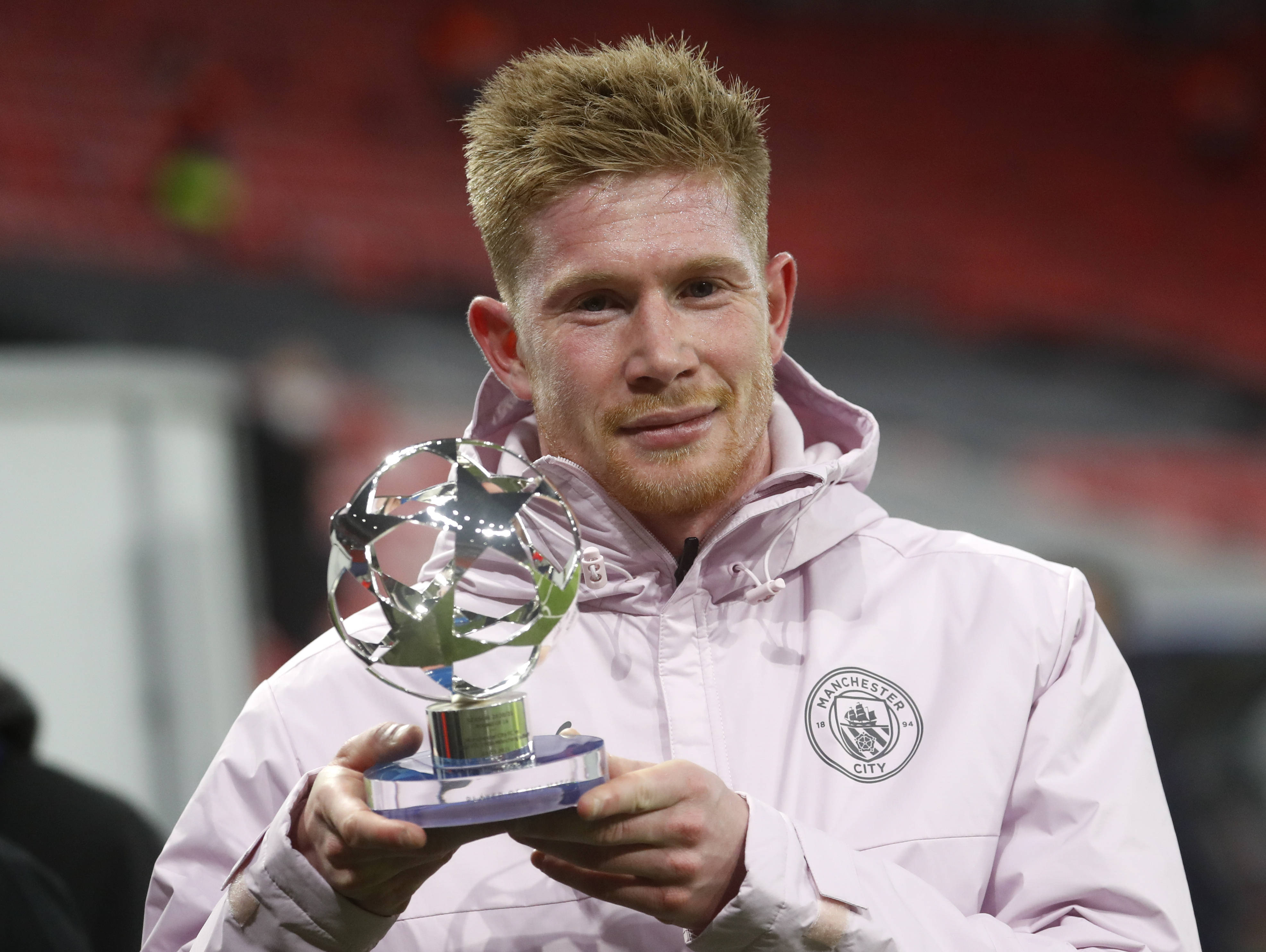 欧冠夺冠赔率：巴萨1赔4居首 大巴黎皇马紧追（欧冠冠军赔率：巴萨1赔4领跑，巴黎与皇马紧随其后）