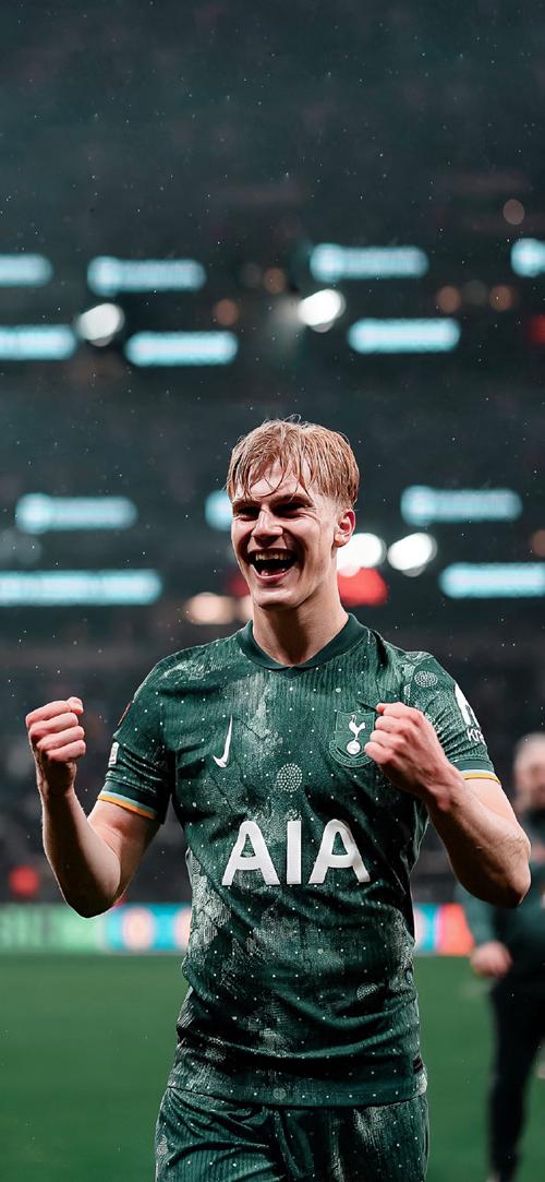 成都1-2河南赛中，阿奇姆彭遭看台球迷竖中指+骂黑鬼