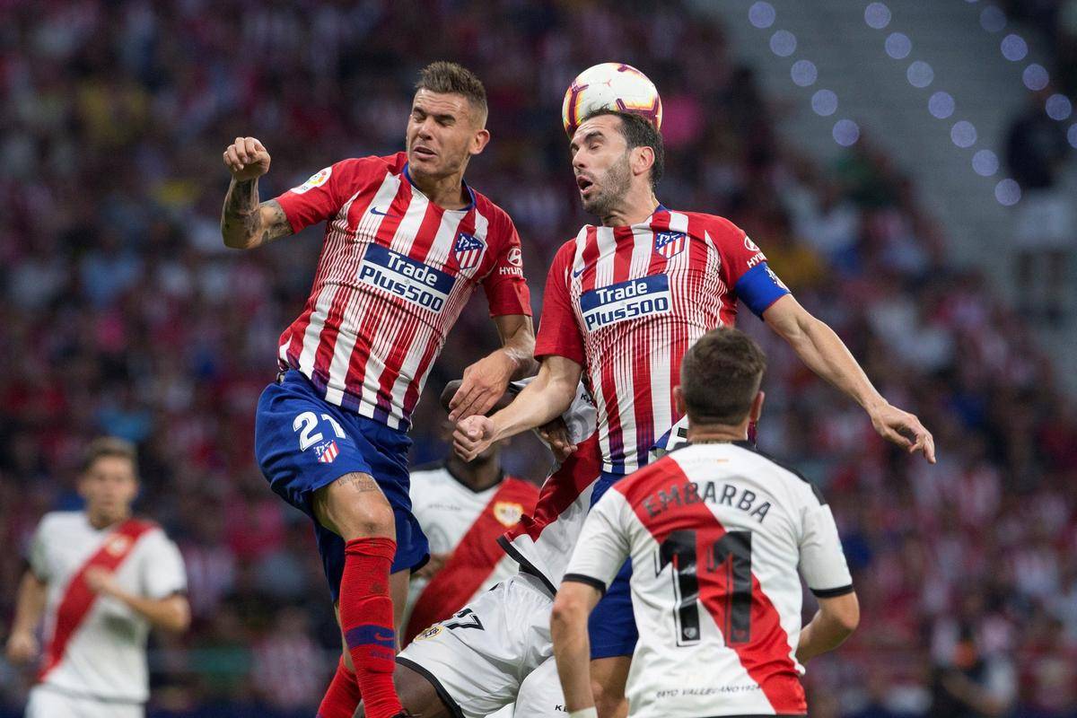 足球国足备战进入冲刺阶段，全队封闭训练