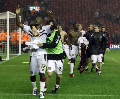 斑马队长，洛卡特利达成尤文生涯200场里程碑