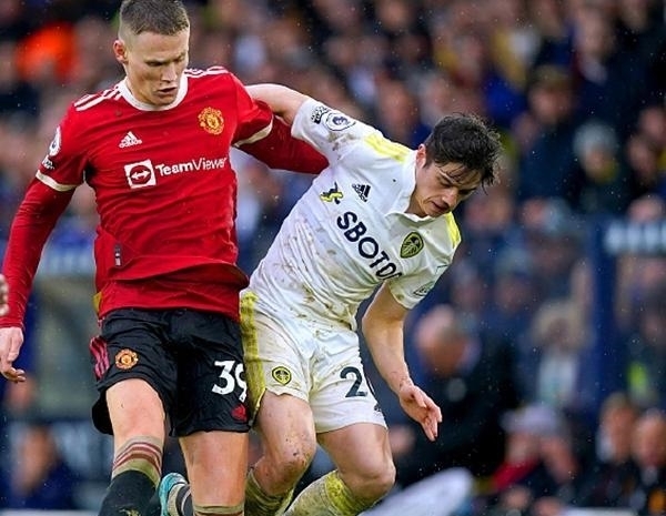 打破小贝纪录，布鲁日前锋福布斯是欧冠对巴萨传射最年轻球员（布鲁日新星福布斯打破小贝纪录，成欧冠对巴萨最年轻完成传射者）