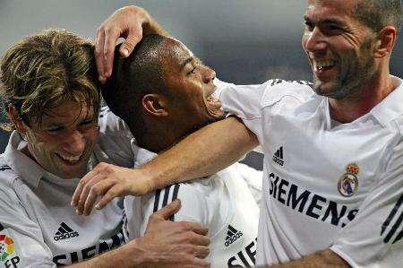 雷迪克：湖人目前首要任务是保护詹姆斯，而不是让他凑场次评奖