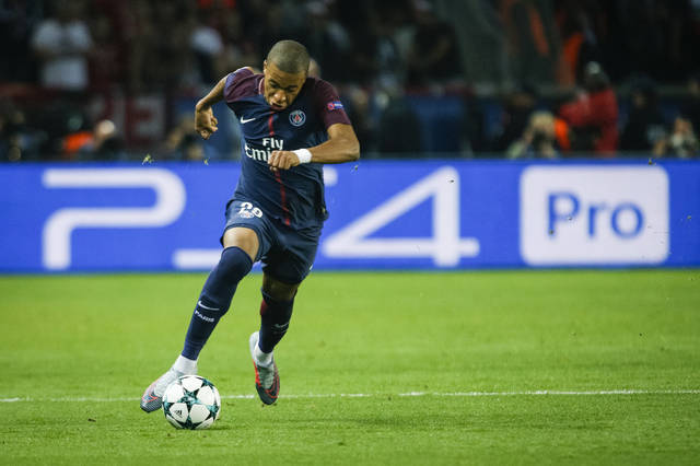 世体：巴萨已获得欧足联批准，欧冠对法兰克福将在诺坎普进行（世体：欧足联批准，巴萨与法兰克福的欧冠将在诺坎普进行）