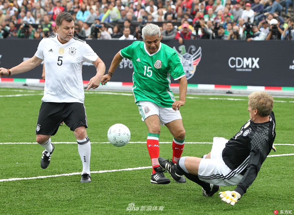 埃贝尔：拜仁已和卡尔续约至29年，他的盘带让我想起梅西